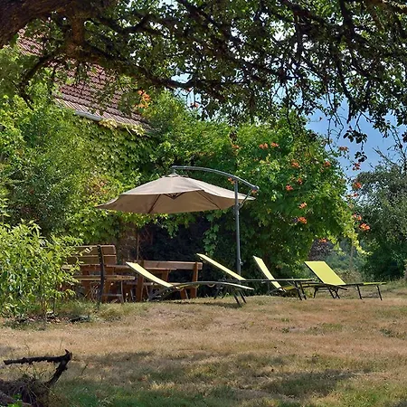Les De La Vallee De L'elle Ferienhaus